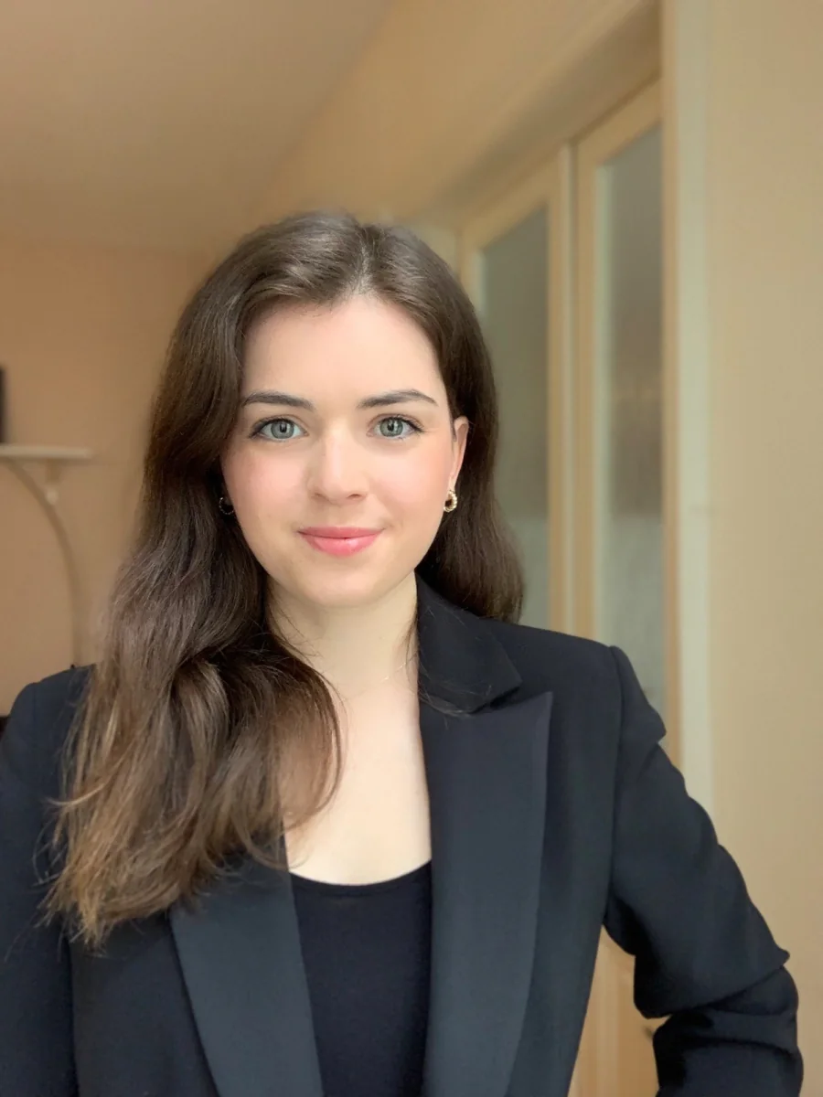 Eloise, Eventmanagerin